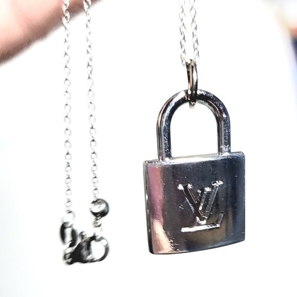 LV Zipper Pull, Repurposed Silver Lock/Necklace, Beautiful - Picture 4 of 4